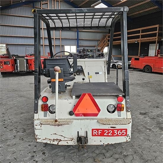 Clark CT30 - Towing traktor / Bagage tug 5 of 30