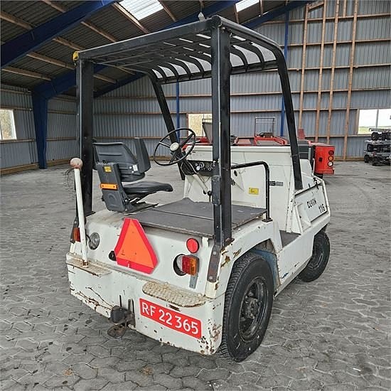 Clark CT30 - Towing traktor / Bagage tug 7 of 30
