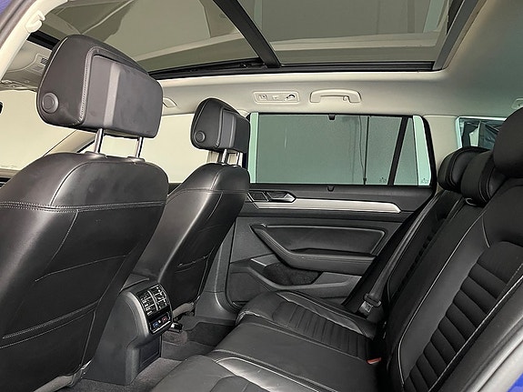 Volkswagen Passat 12 of 20
