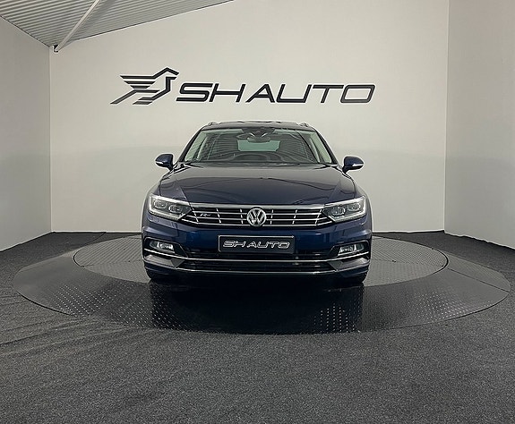 Volkswagen Passat 2 of 5