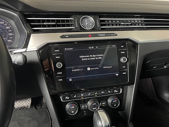 Volkswagen Passat 15 of 20