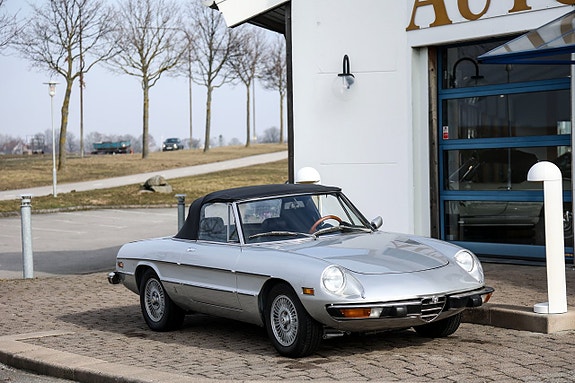 Alfa Romeo Spider 5 of 21