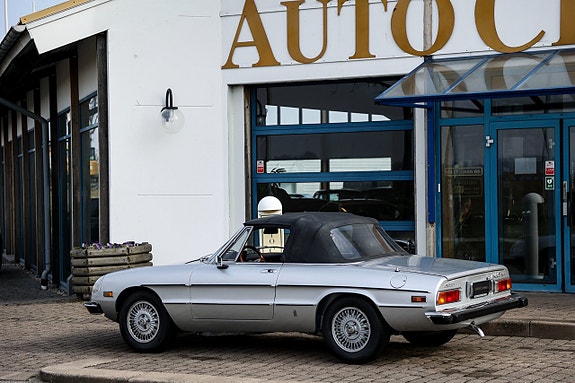 Alfa Romeo Spider 14 of 21