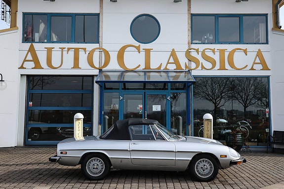 Alfa Romeo Spider 4 of 21