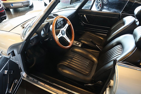 Alfa Romeo Spider 17 of 21