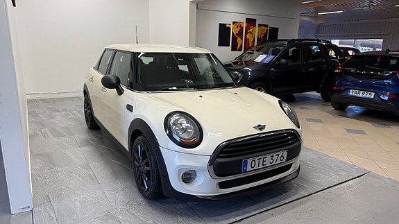 MINI One 3 of 10