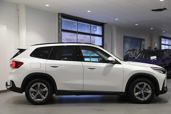 BMW X1 4 of 5