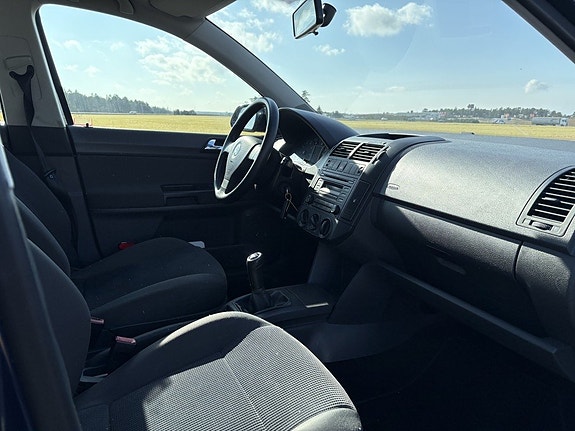 Volkswagen Polo 8 of 12