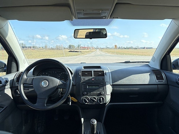 Volkswagen Polo 9 of 12