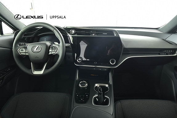 Lexus RZ300e 8 of 21