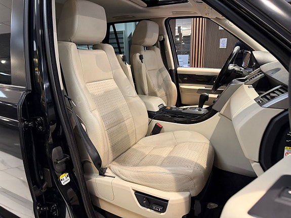 Land Rover Range Rover Sport 18 of 23