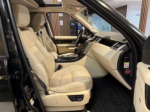Land Rover Range Rover Sport 17 of 23