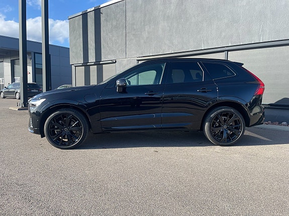 Volvo XC60 2 of 9