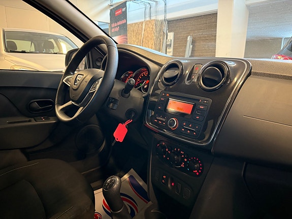 Dacia Logan 9 of 14