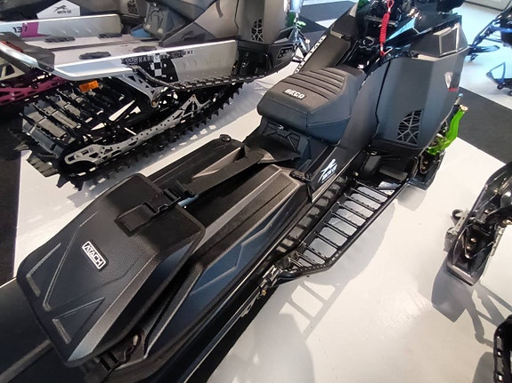 Arctic Cat Riot X 858 146"  G8 2025 2 of 7