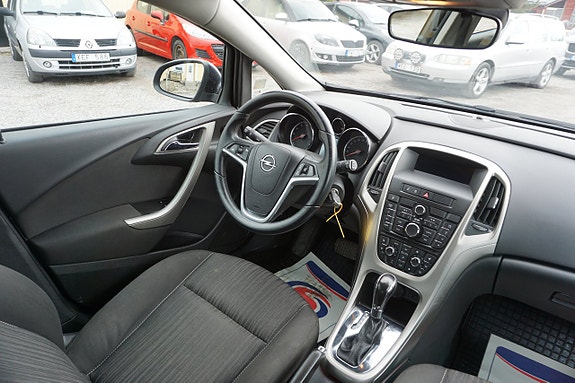 Opel Astra 5 of 6