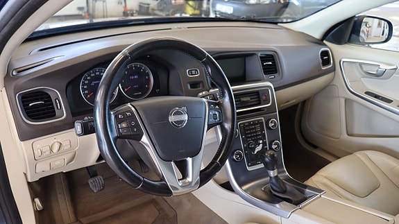 Volvo V60 12 of 18