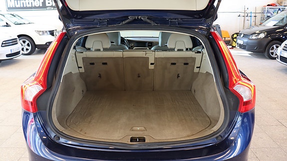 Volvo V60 9 of 18