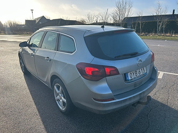 Opel Astra 2 of 5