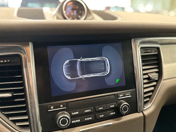 Porsche Macan S 20 of 23