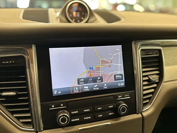 Porsche Macan S 19 of 23