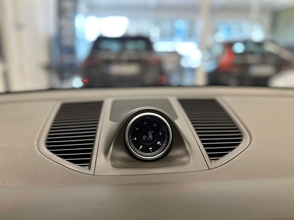 Porsche Macan S 14 of 23