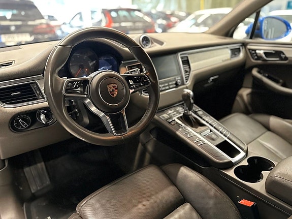 Porsche Macan S 10 of 23