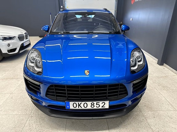 Porsche Macan S 2 of 5