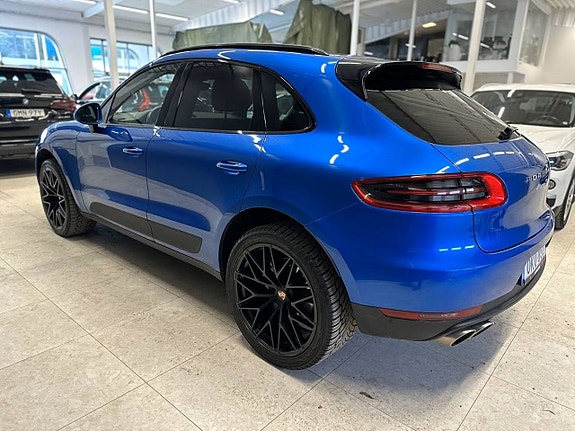Porsche Macan S 4 of 5