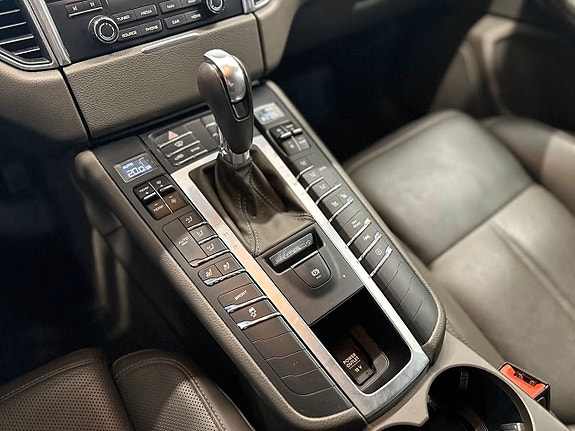 Porsche Macan S 22 of 23