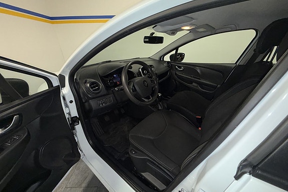 Renault Clio 11 of 23