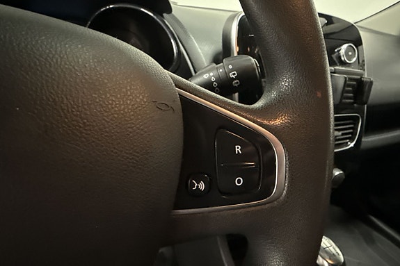 Renault Clio 19 of 23