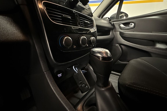 Renault Clio 15 of 23
