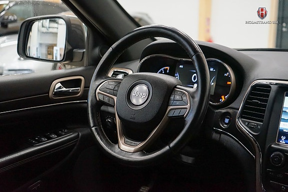 Jeep Grand Cherokee 13 of 25