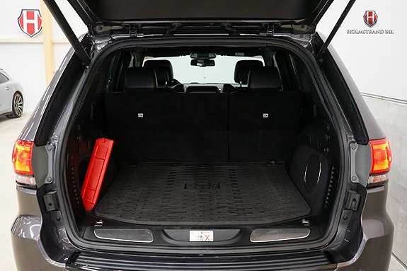 Jeep Grand Cherokee 23 of 25