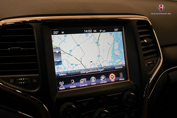 Jeep Grand Cherokee 18 of 25