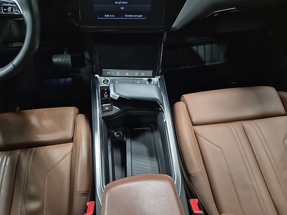 Audi Q8 11 of 15