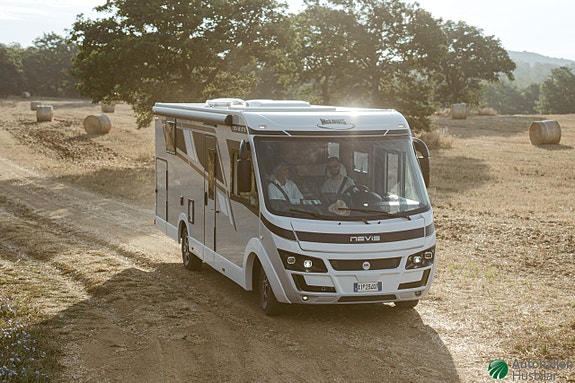 McLouis NEVIS 870 / *Inkommande beställningsbil*