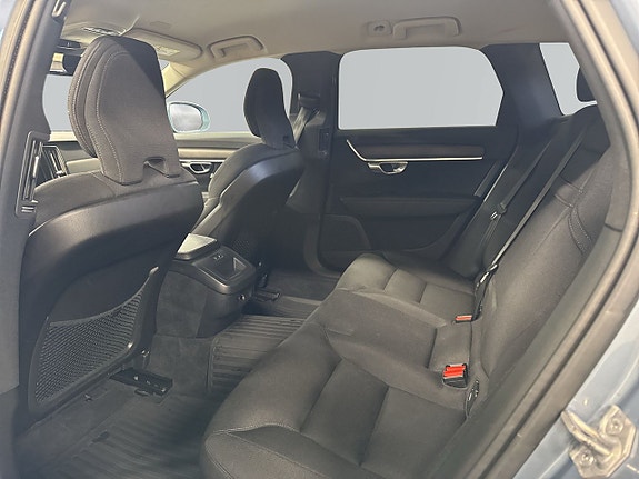 Volvo V90 Cross Country 13 of 23