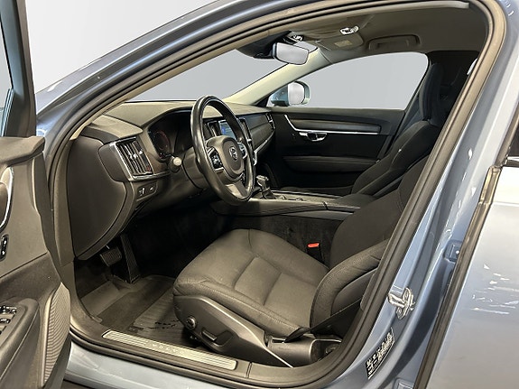 Volvo V90 Cross Country 7 of 23