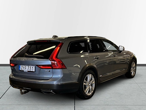 Volvo V90 Cross Country 6 of 23