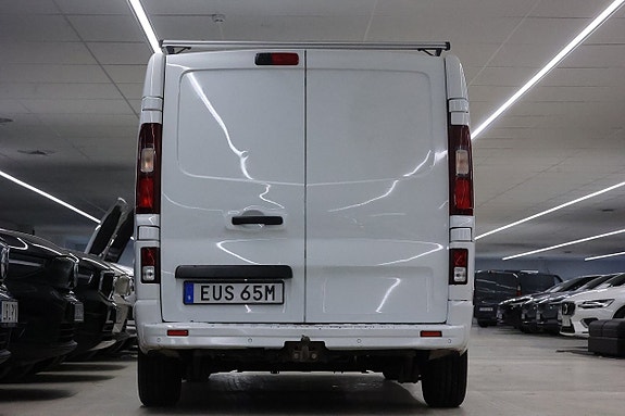 Renault Trafic 9 of 16