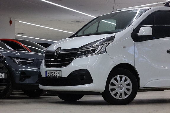 Renault Trafic 4 of 16