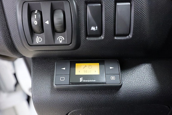 Renault Trafic 14 of 16
