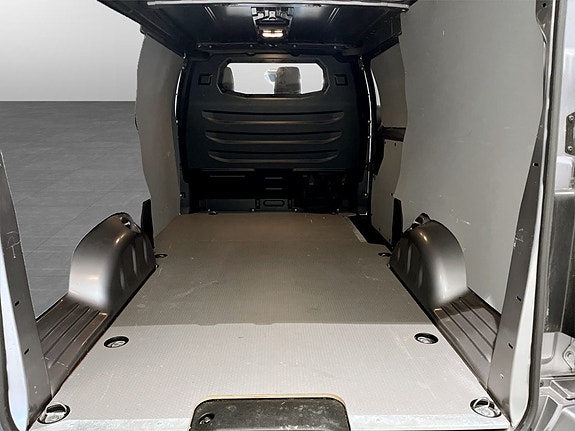 Peugeot e-Expert 15 of 15