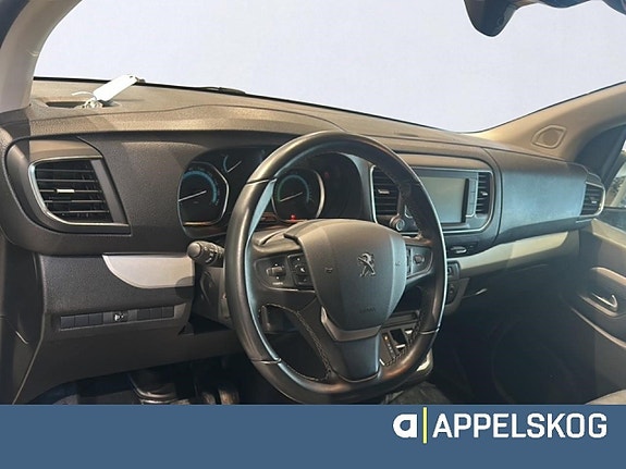 Peugeot e-Expert 8 of 11