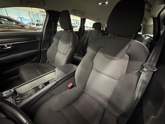 Volvo V90 Cross Country 11 of 25