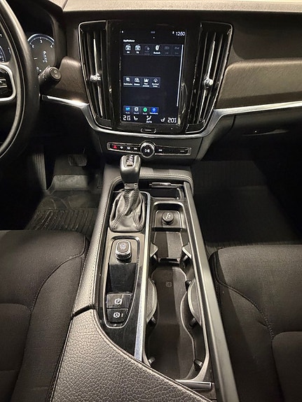 Volvo V90 Cross Country 18 of 25