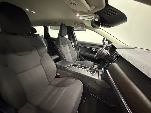 Volvo V90 Cross Country 9 of 25