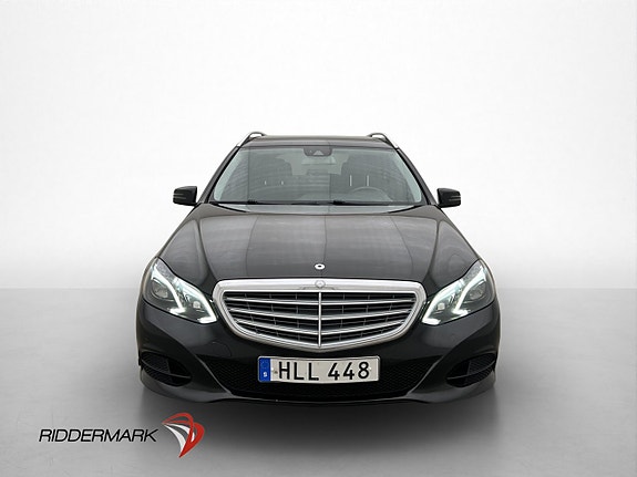 Mercedes-Benz E220 3 of 5